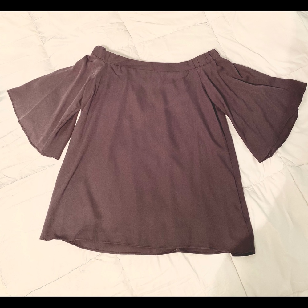 GOLDSPARK • Off the shoulder top•